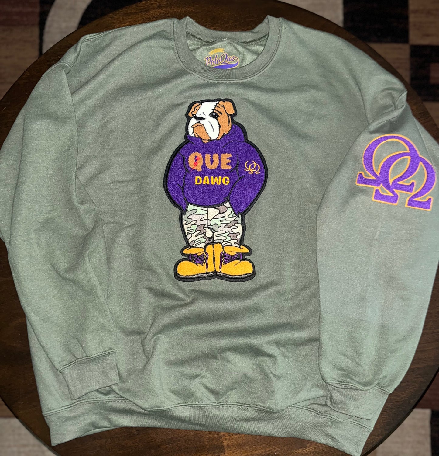 Chenille logo Que Dawg Crewneck Sweatshirt