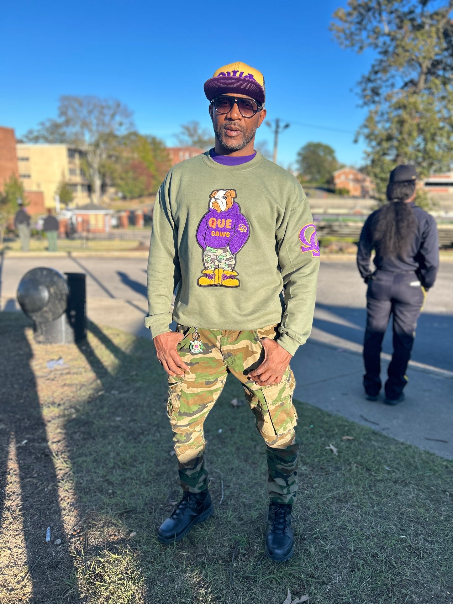 Chenille logo Que Dawg Crewneck Sweatshirt