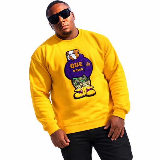 Que Dawg Crewneck(Chenille Logo)