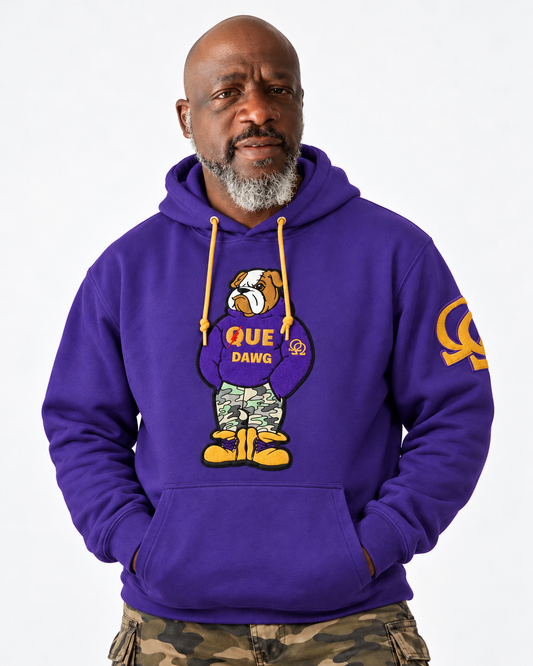 Que Dawg Hoodie Chenille logo